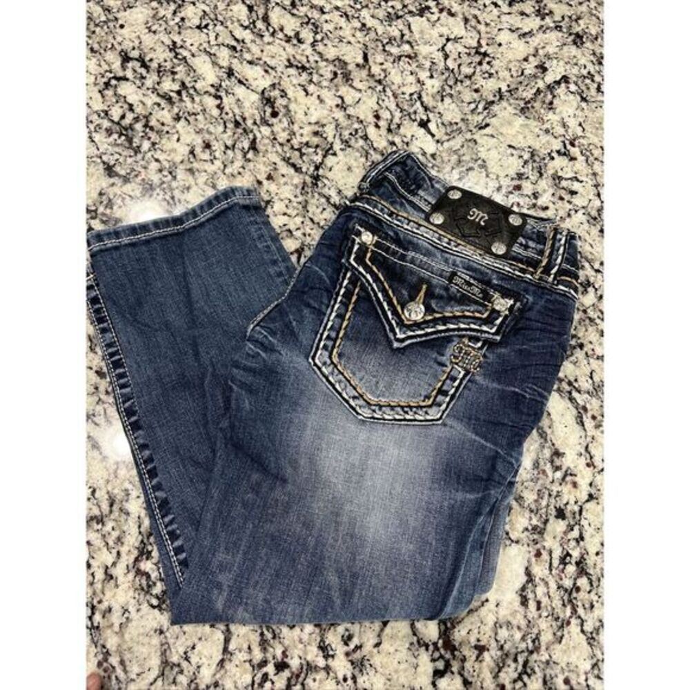 Miss Me Signature Cuffed Capri Size 28‎ Thick Stitch